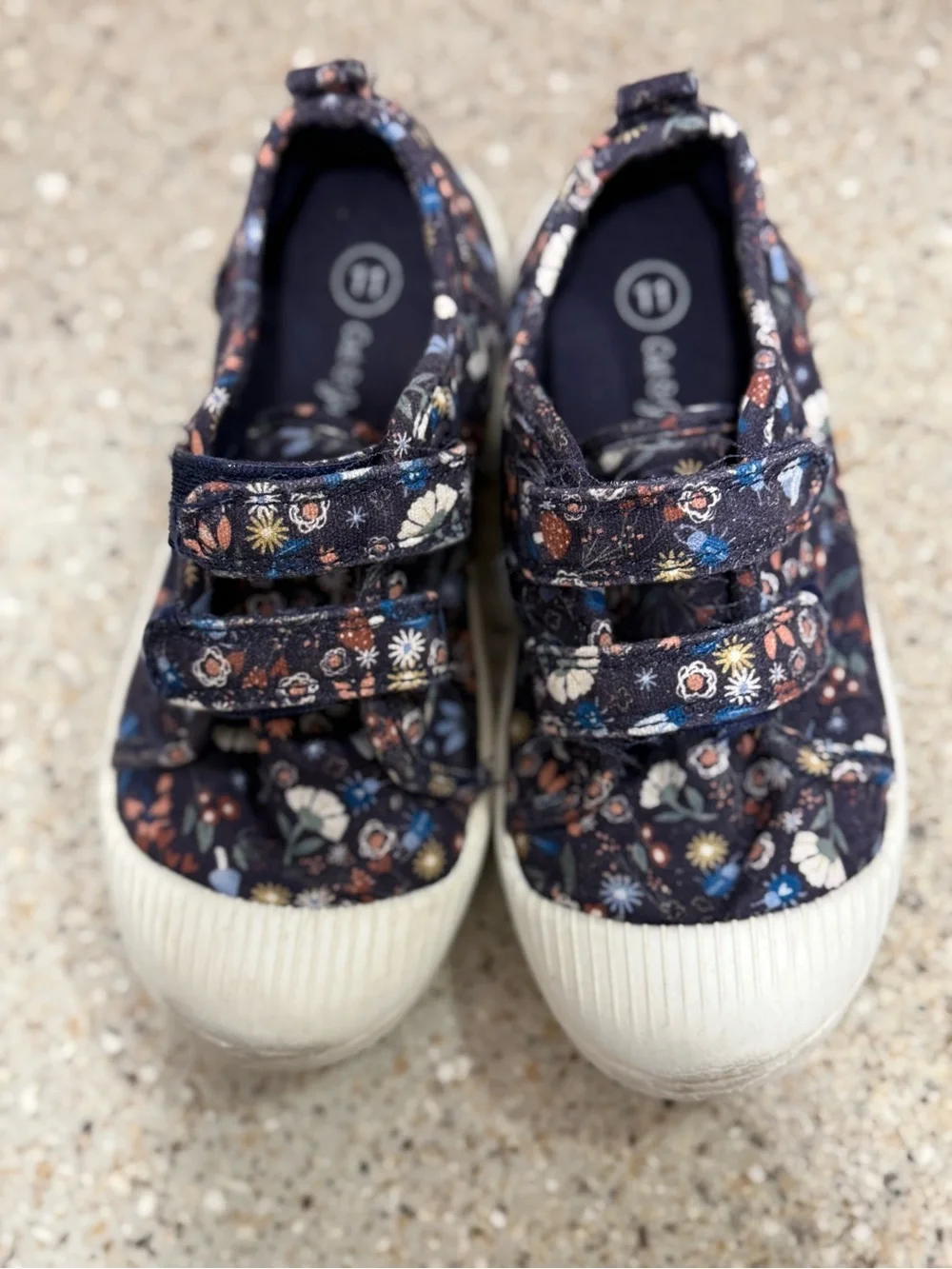 Kids shoe Bundle size 11